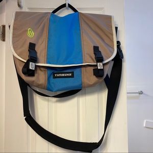 Timbuk2 classic messenger bag